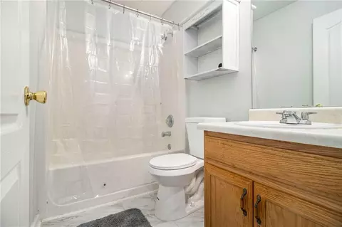 Bath - 2995 Fields Dr, Lithonia, GA 30038 photo 2 of 2