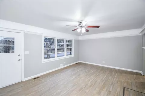 Living - 31 Craig St, Toccoa, GA 30577 photo 4 of 4