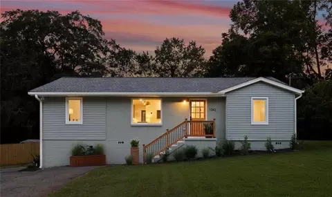 1042 Oakdale Dr SE, Smyrna, GA 30080
