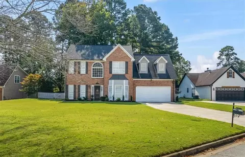 902 Heartwood Cir, Lawrenceville, GA 30043