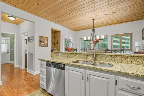 Entry Way - 491 Hyde Rd, Jasper, GA 30143 photo 2 of 4