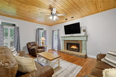 Living - 491 Hyde Rd, Jasper, GA 30143 photo 2 of 4