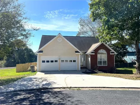 1124 E Briar Gate Ct, Riverdale, GA 30296