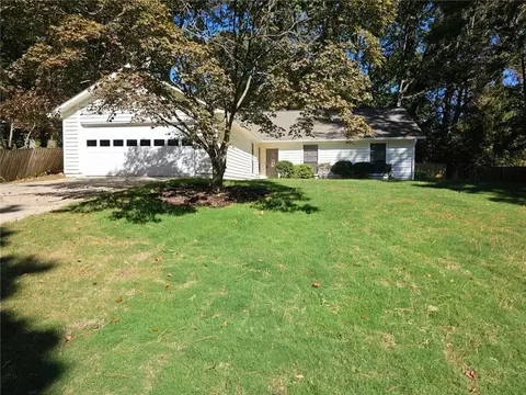 620 Lake Forest Ct, Roswell, GA 30076