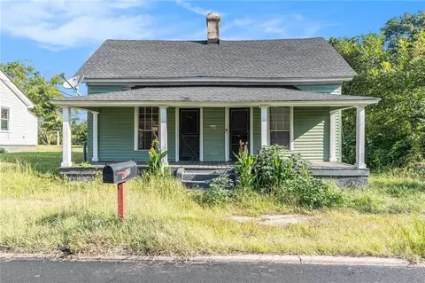 435 W Cherry St, Griffin, GA 30223