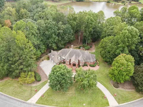 120 Island Cove Dr, Newnan, GA 30263
