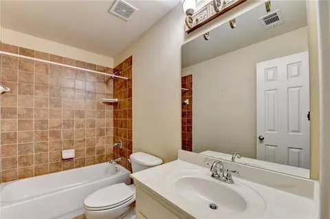 Bath - 3088 Willowstone Dr, Duluth, GA 30096 photo 8 of 10