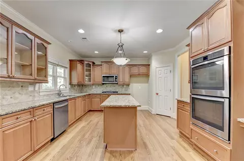 Kitchen - 3088 Willowstone Dr, Duluth, GA 30096 photo 2 of 6
