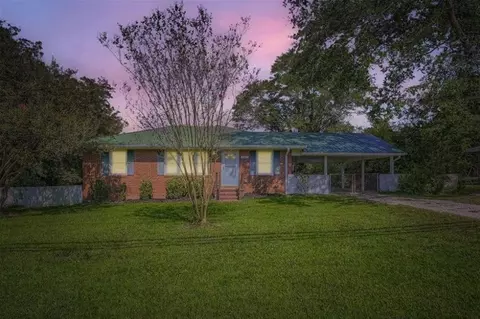 381 W Candler St, Winder, GA 30680