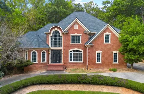 1670 Riverside Rd, Roswell, GA 30076