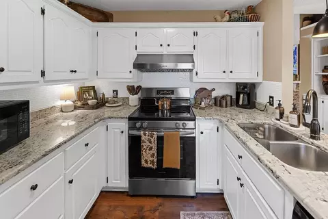 Kitchen - 603 Cutoff Rd, Jasper, GA 30143 photo 2 of 2