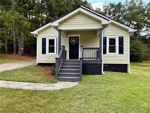 146 Carter St, Carrollton, GA 30117