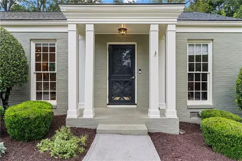 1836 Walthall Dr NW, Atlanta, GA 30318