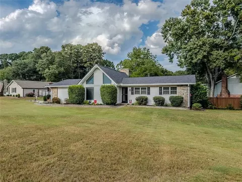 2256 Windsor Dr, Snellville, GA 30078