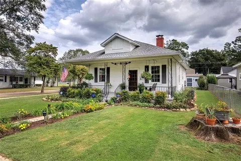 54 Akron St, Cartersville, GA 30120
