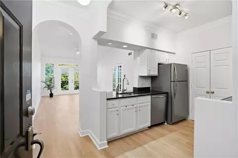 3777 Peachtree Rd NE #933, Atlanta, GA 30319