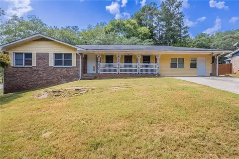 5967 Cedar Ln SW, Mableton, GA 30126