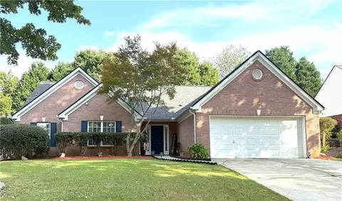 945 James Ridge Dr, Lawrenceville, GA 30045