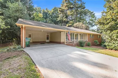 484 Horseshoe Cir SW, Lilburn, GA 30047