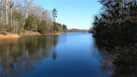 1071 Sword Dr, Elberton, GA 30635