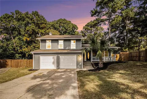 862 Brandlwood Way NW, Lilburn, GA 30047