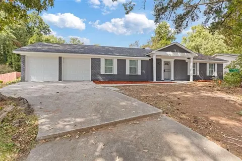 2061 Wellborn Rd, Lithonia, GA 30058