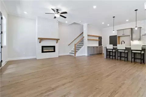 925 Willingham Dr #13, Hapeville, GA 30354
