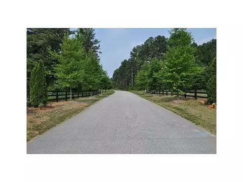 535 Penny Ln, Loganville, GA 30052
