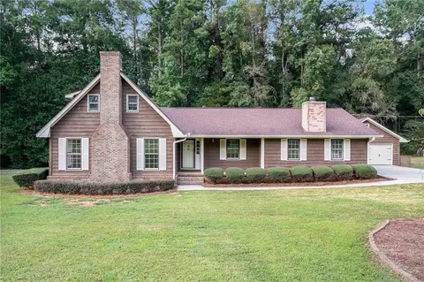 90 Country Roads Dr, Stockbridge, GA 30281