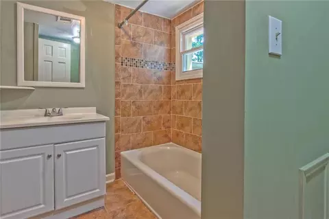Bath - 523 Pine Dr, Pine Lake, GA 30072 photo 1 of 3