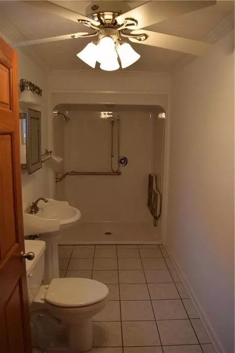 Bath - 4639 Seminole Dr, Gainesville, GA 30506 photo 1 of 2