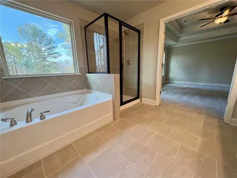 Bath - 986 Lakeview Oaks Ct, Grayson, GA 30017 photo 4 of 5