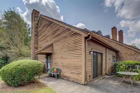 89 Willowick Dr, Lithonia, GA 30038