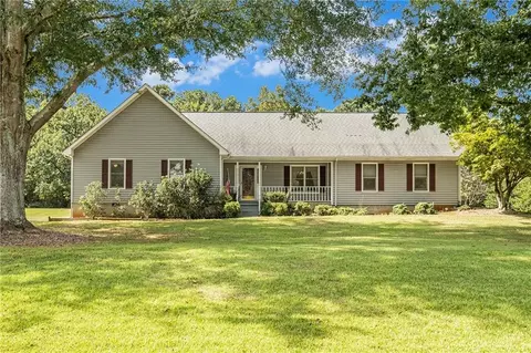 209 Weatherly Woods Dr, Winterville, GA 30683