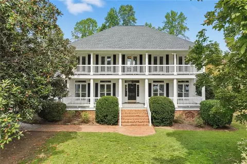 790 E Lake Dr, Gainesville, GA 30506