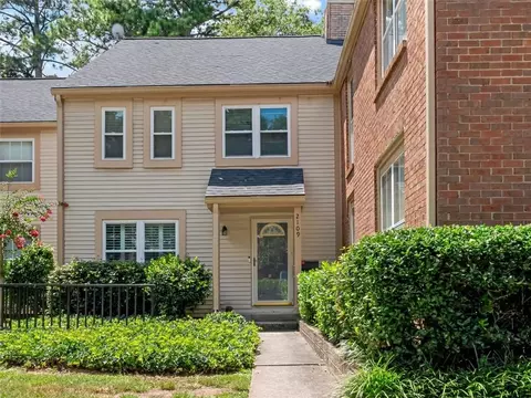 2109 Bucktrout Pl, Dunwoody, GA 30338