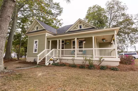 422 Oak St, Bremen, GA 30110