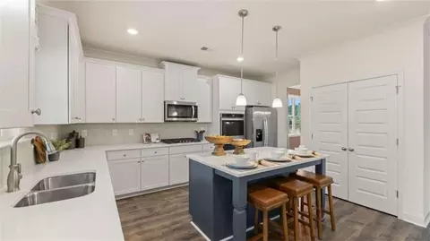 Kitchen - 1800 Quaker St, Hampton, GA 30228 photo 3 of 7