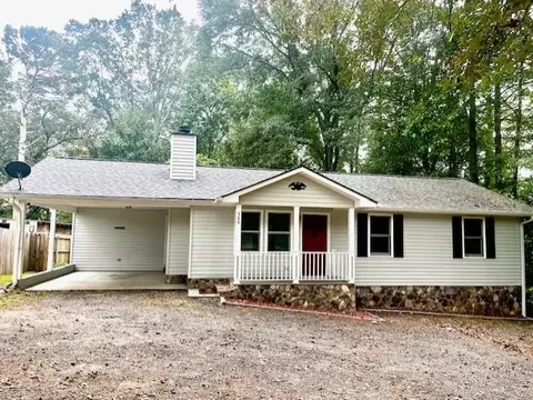 566 Etowah River Rd, Dawsonville, GA 30534