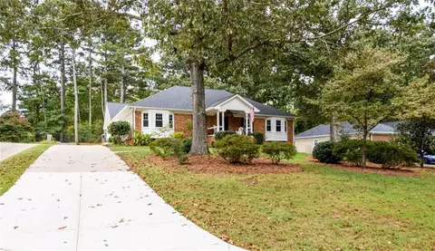 926 Pinbrook Dr, Lawrenceville, GA 30043