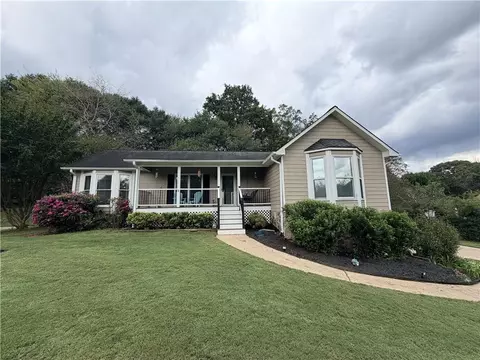516 E Cherokee Ct, Woodstock, GA 30188