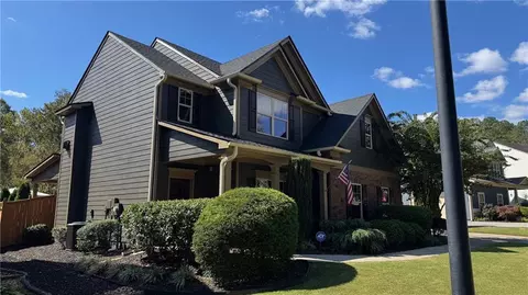 129 Haleys Cir, Woodstock, GA 30188