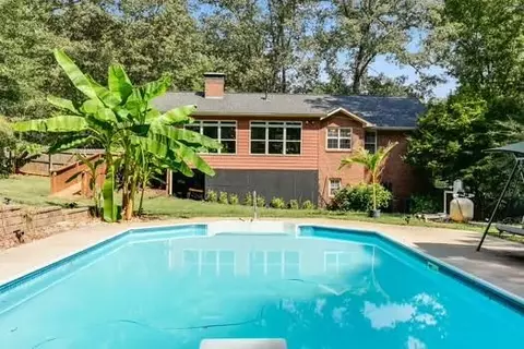 5181 Kilroy Ln, Douglasville, GA 30135