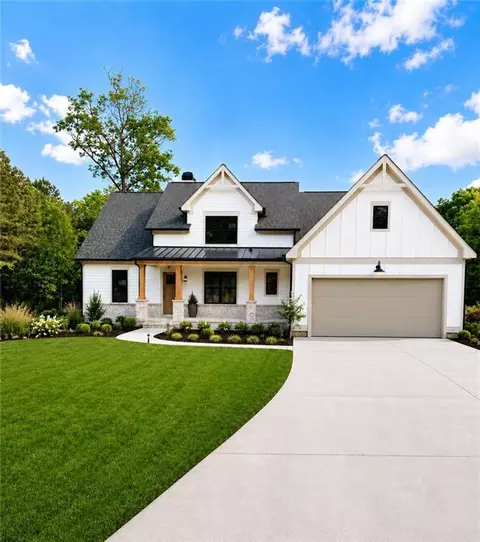 953 Roundtop Rd, Ellijay, GA 30540