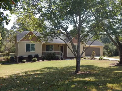 3292 Greystone Dr, Loganville, GA 30052
