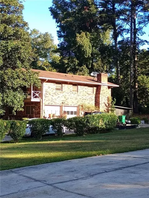 3076 Briarleaf Dr, Decatur, GA 30034