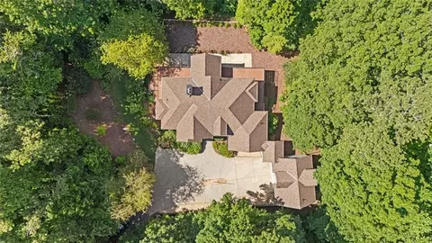 30 Crolley Ln, White, GA 30184