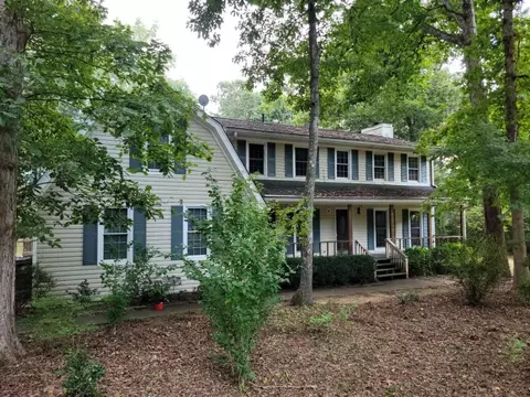 135 Pamela Ct, Fayetteville, GA 30214