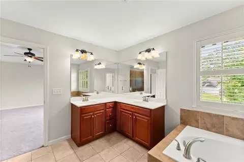 Bath - 1924 Paddock Path Dr NW, Acworth, GA 30102 photo 3 of 6