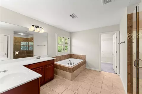Bath - 1924 Paddock Path Dr NW, Acworth, GA 30102 photo 2 of 6